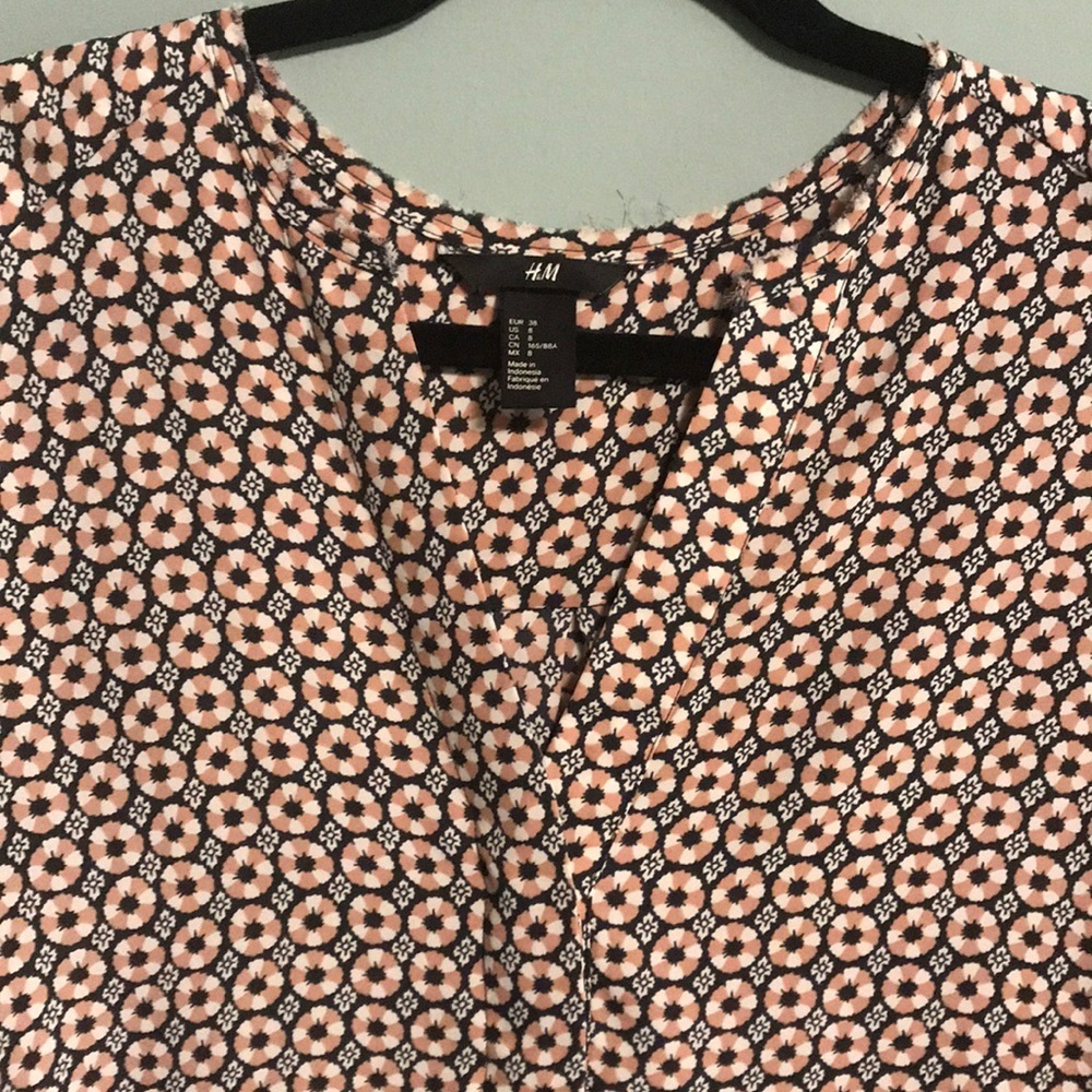 H&M blouses summer fun - Picture 1 of 8